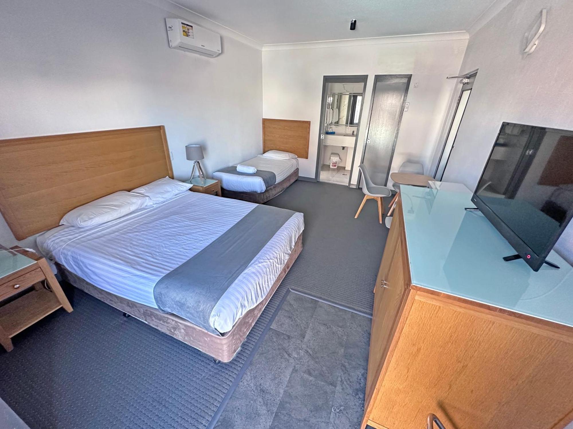 Spa Village Travel Inn Moree Room photo