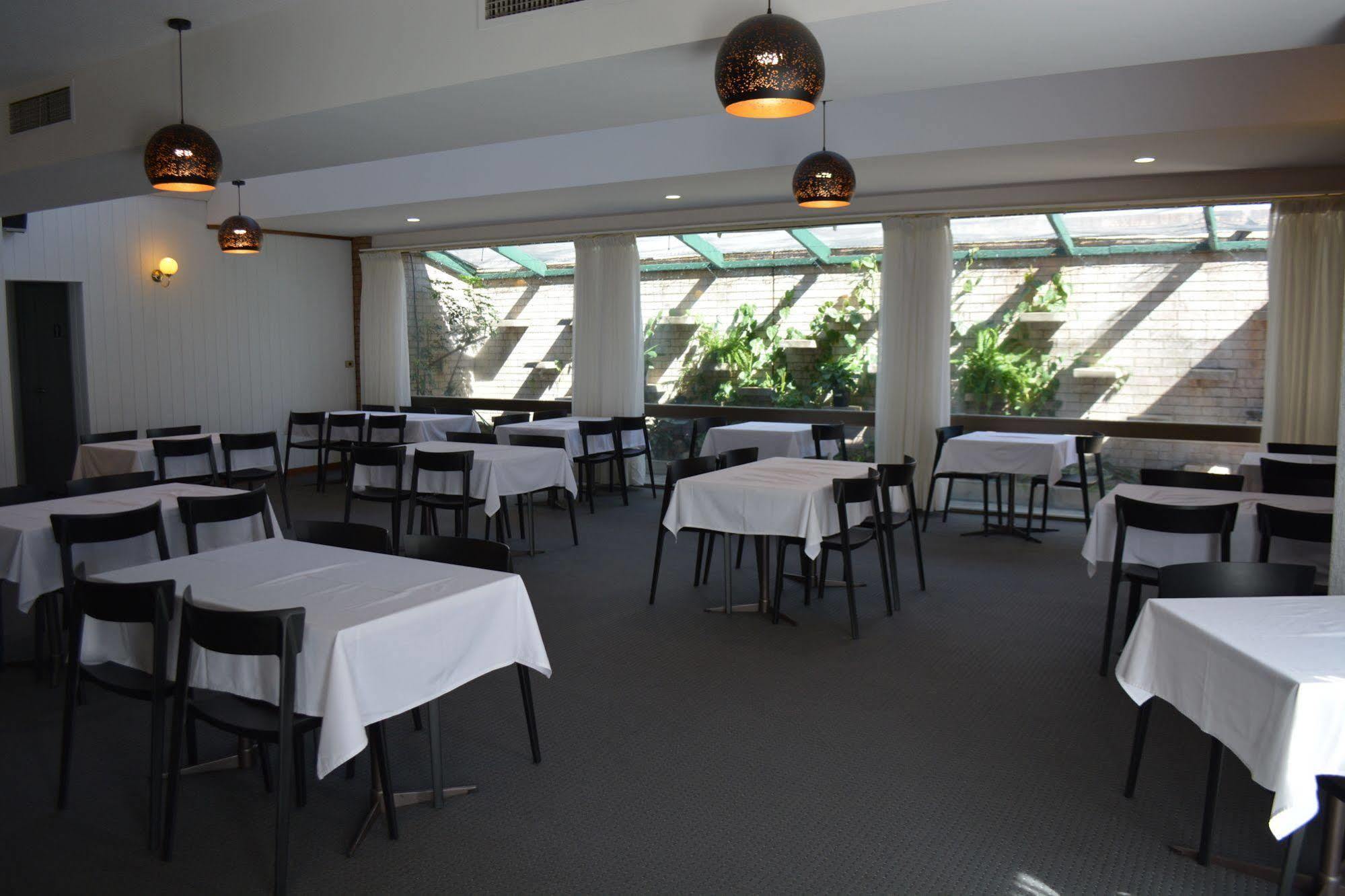 Spa Village Travel Inn Moree Exterior photo